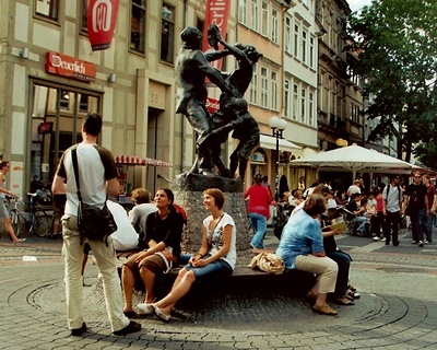 Bild - Bronzeskulptur - Der Tanz Bild - Bronzeskulptur - Der Tanz