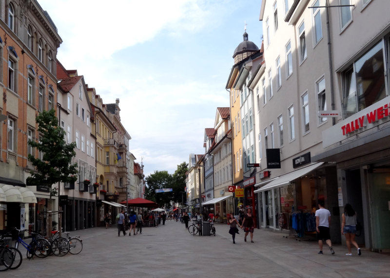Weenderstraße nach der Sanierung Weenderstraße nach der Sanierung