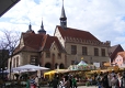 Göttingen Altes Rathaus mit Ostermarkt Göttingen Altes Rathaus mit Ostermarkt