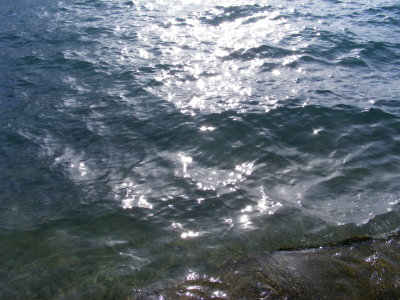 Lichtreflexe auf dem Meer