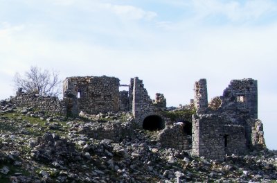 Reste von alten Häusern